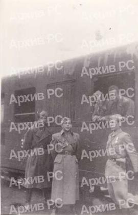 Командант 6. КНОУ бригаде потпуковник Миланчић Миљевић и комесар Свето Алексић, у вагону