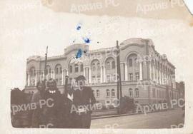 Душанка Пердув, Милица Пећо, Дора Задро, Жарко Ластрић, пред Банском управом у Бањалуци