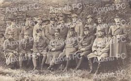 Јаков Ластрић у групи аустроугарских официра, сједи крајњи лијево