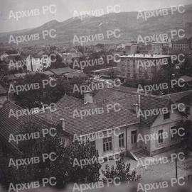 Друга државна народна школа, касније Основна школа Петар Кочић; поглед на бановинске чиновничке з...