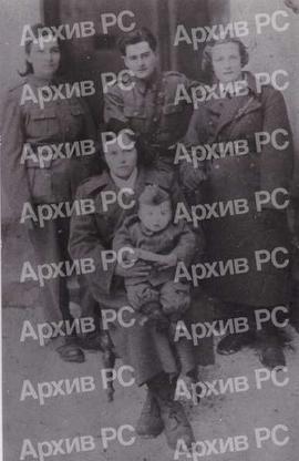 Санитет 27. дивизије: 1. Славка Мандић, 2. Милош Трифуновић, 3. Борка (?), 4. Зора Борковић са Ци...