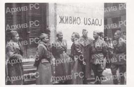 Ђуро Пуцар са вишим официрима ЈНА