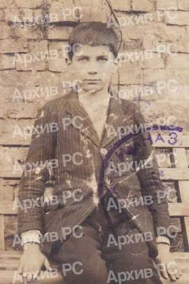 Стојан Макић, ученик првог разреда Реалне гимназије, фотографија са ђачке књижице