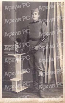 Милан Келечевић, столарски радник родом из Сефероваца, у униформи Војске Краљевине Југославије, п...