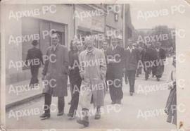 Фризерски радници на прослави Првог маја, у првом реду Зијад Кушмић и Азиз Муфтић