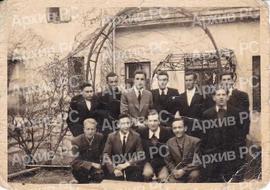 РКУД „Пелагић“ Бањалука, тамбурашки састав у дворишту Радничког дома*