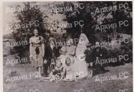 Породица Хасана Карабеговића: Аиша, Хасан, Хата, Ханумица и Ирфан