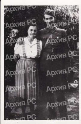 Младен Тадић и Милка Човић, код Штаба 3. армије у Борчу