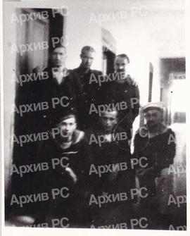 Гарнизонски затвор у Сарајеву послије суђења: 1. Карло Ројц, 2. Алојз Перковић, 3. Михајло Чавор,...