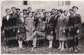 Професор Акиф Шеремет са ученицима Гимназије у Бањалуци, крајње лијево стоји Вилко Винтерхалтер